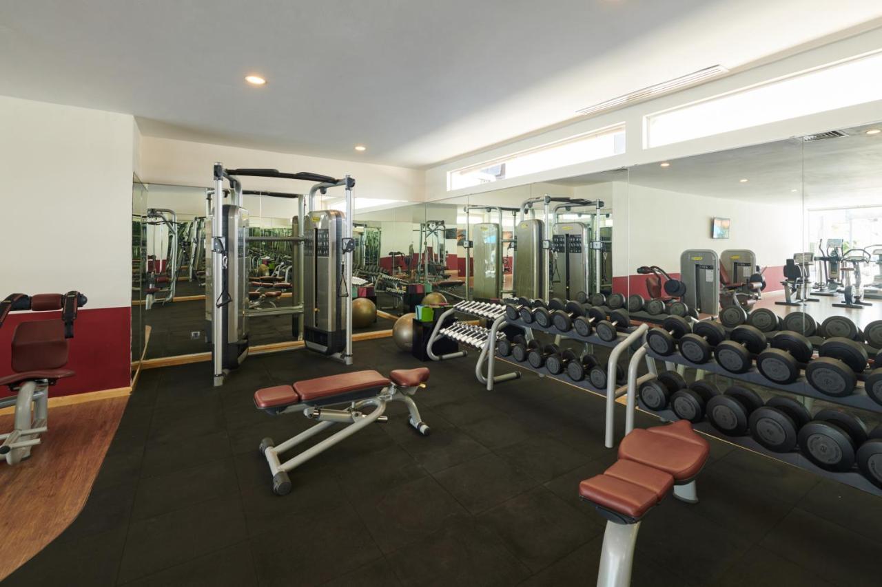 Eastin Grand Hotel Saigon Хошимин Экстерьер фото The gym at the hotel