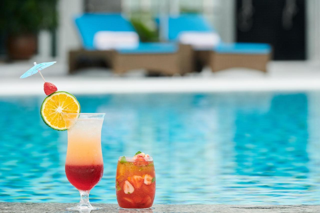 Eastin Grand Hotel Saigon Хошимин Экстерьер фото Poolside drinks