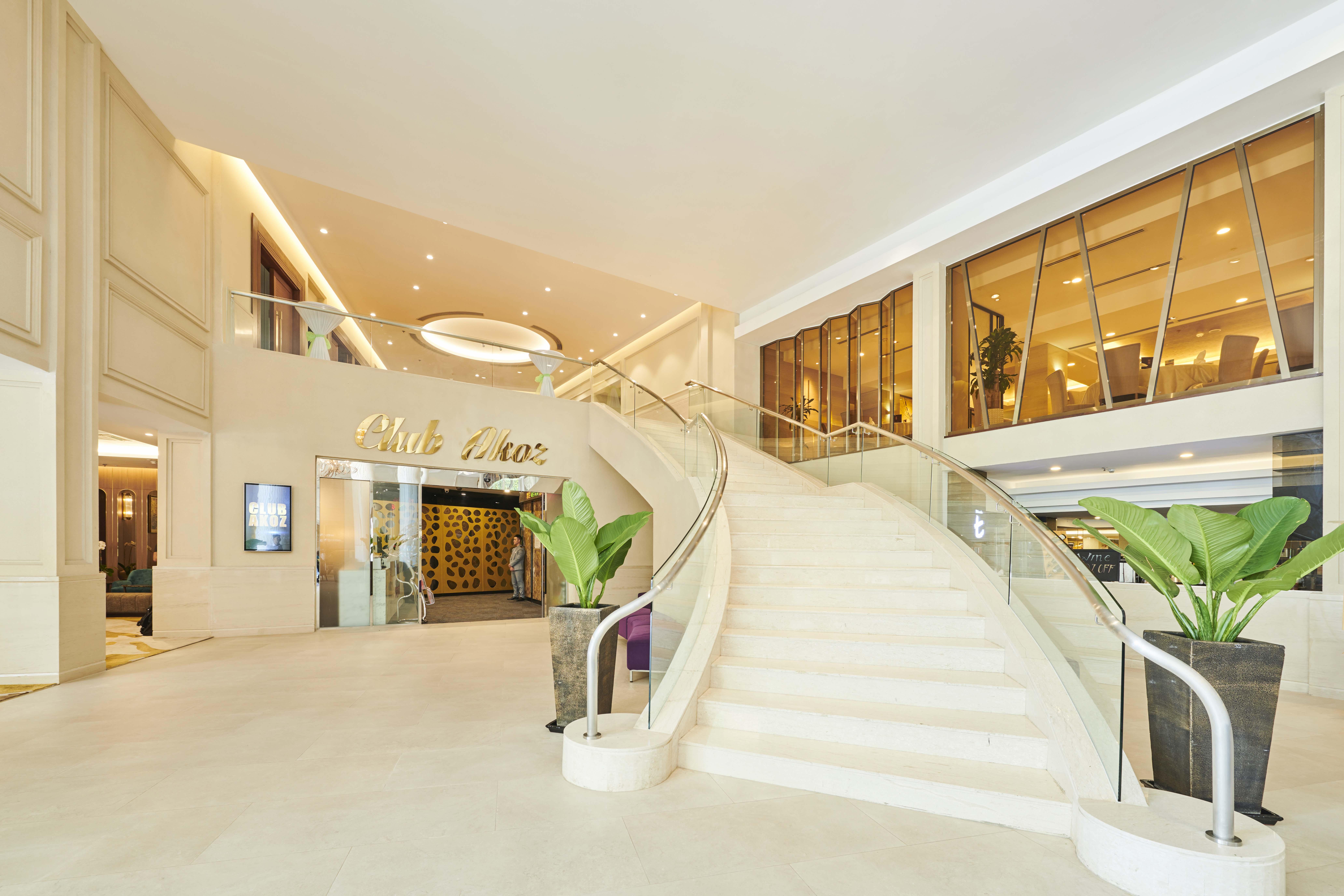 Eastin Grand Hotel Saigon Хошимин Экстерьер фото The lobby of the hotel