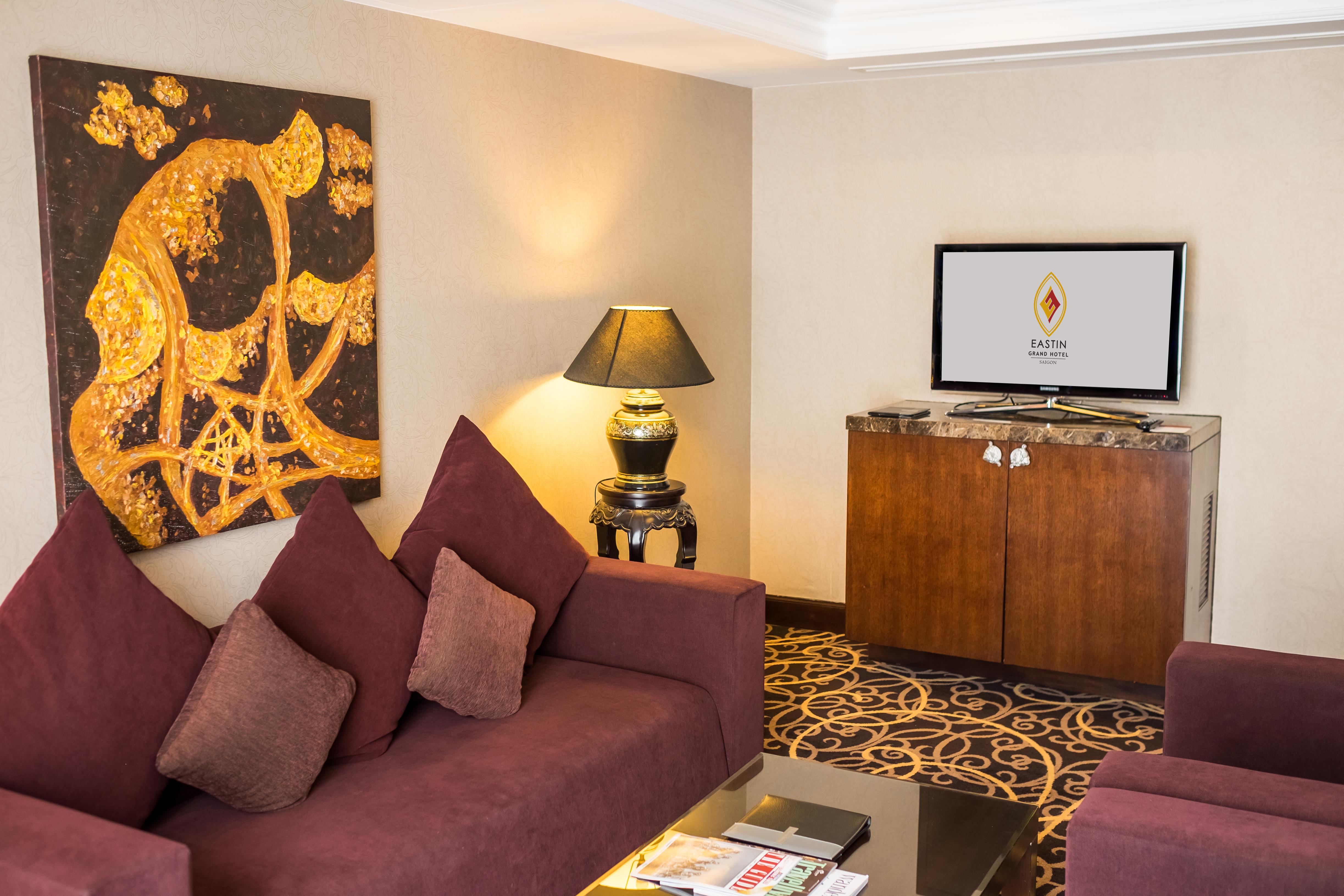 Eastin Grand Hotel Saigon Хошимин Экстерьер фото A living room at the hotel