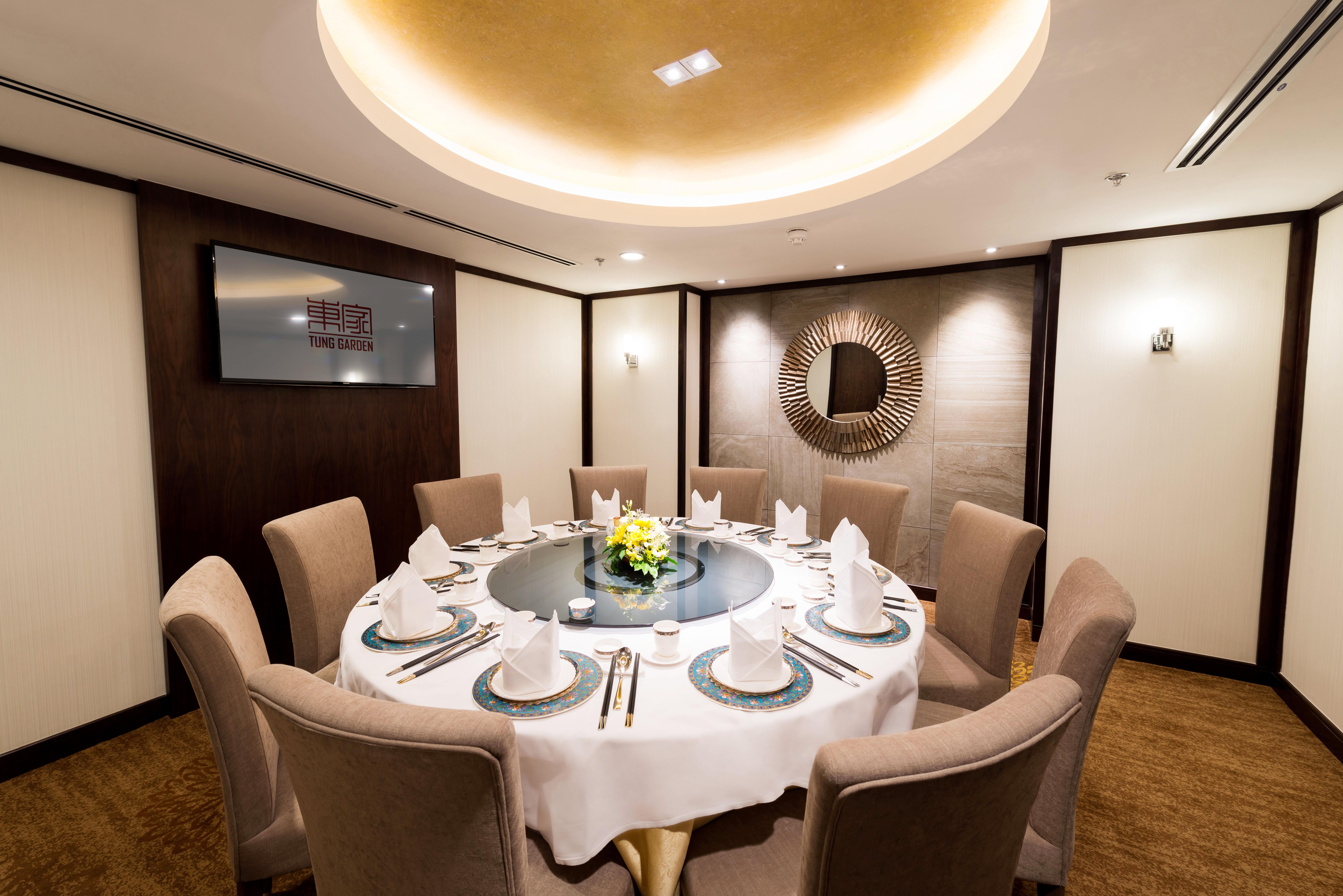 Eastin Grand Hotel Saigon Хошимин Экстерьер фото Private dining room at the restaurant