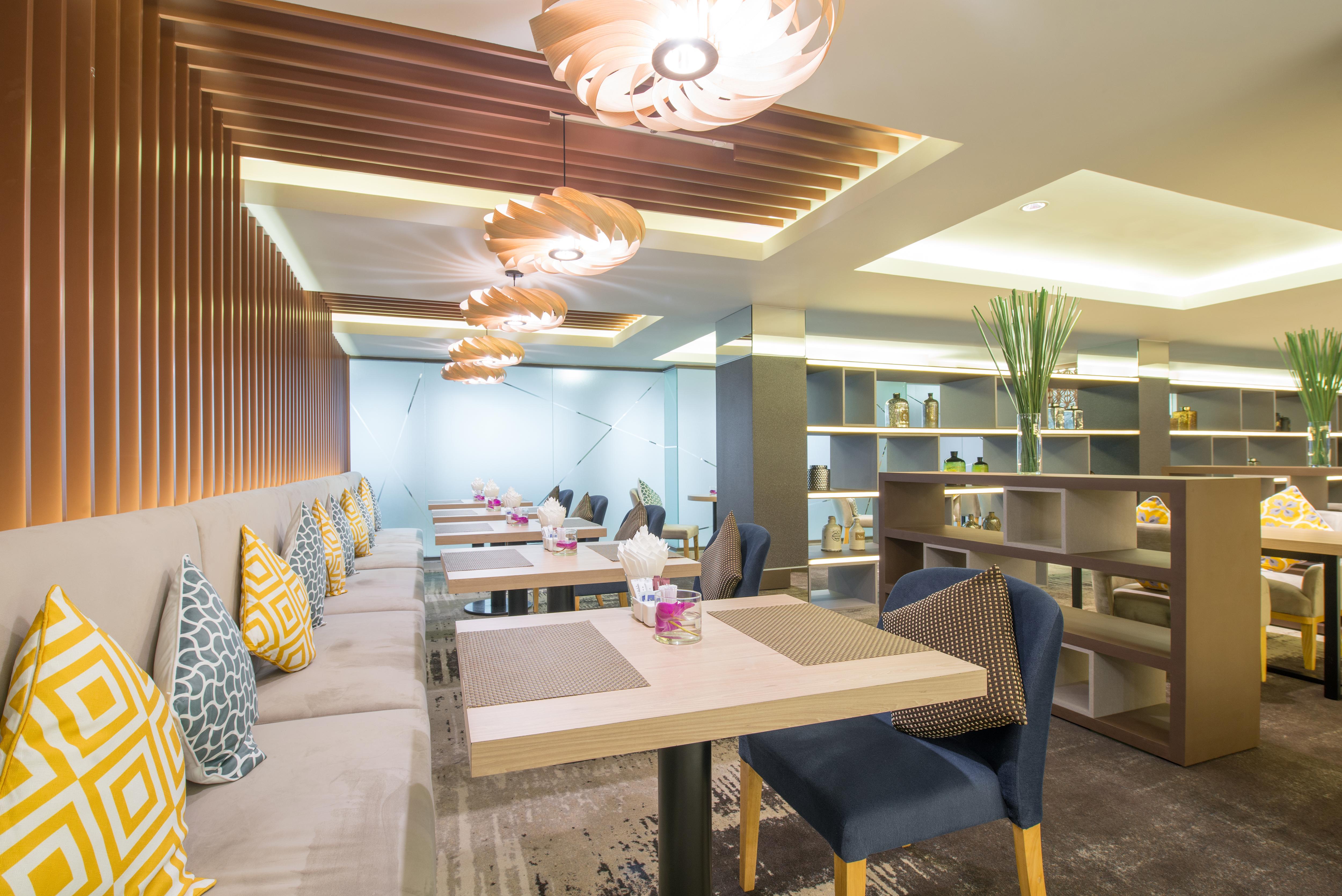Eastin Grand Hotel Saigon Хошимин Экстерьер фото The interior of the lounge