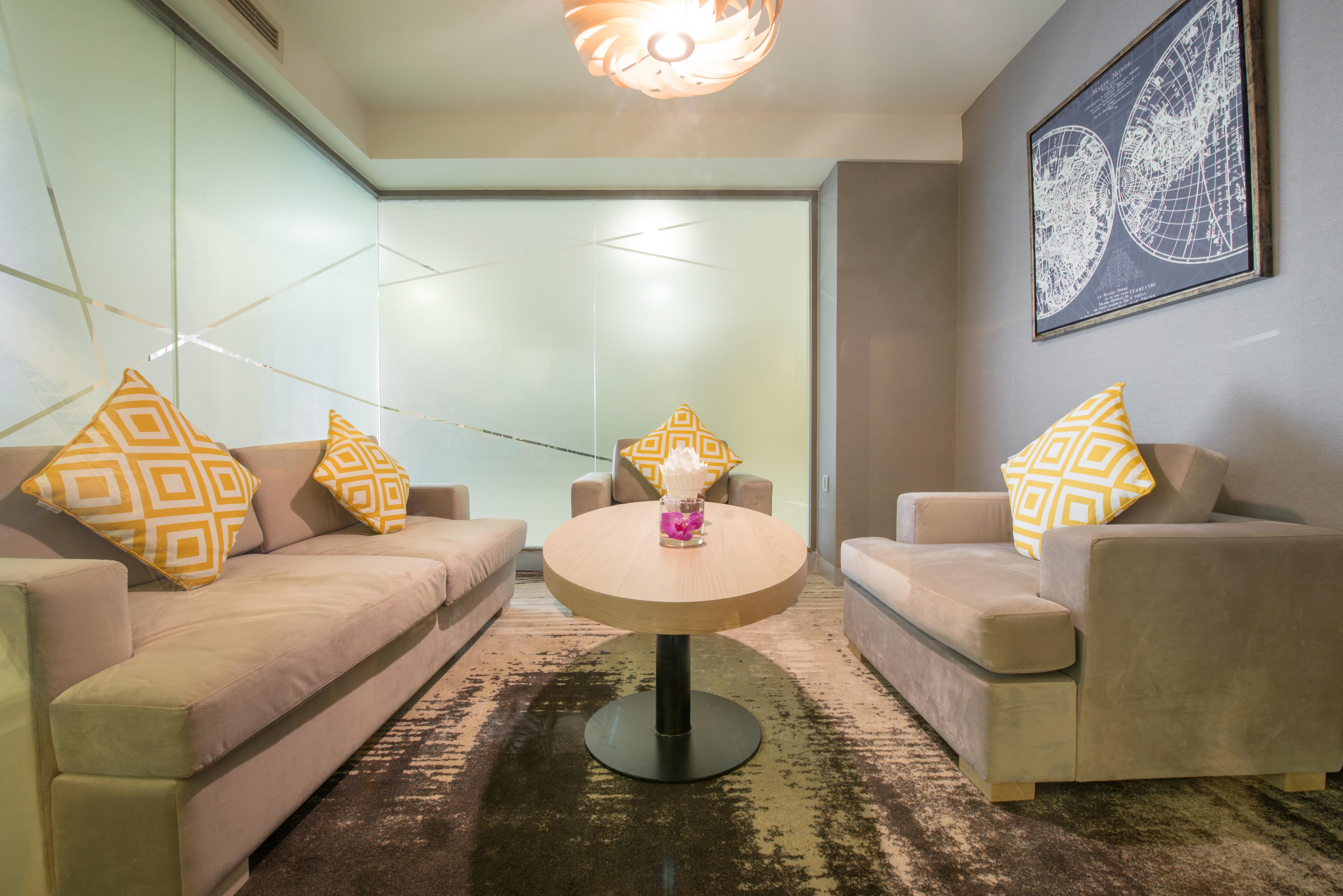 Eastin Grand Hotel Saigon Хошимин Экстерьер фото The private lounge at the airport