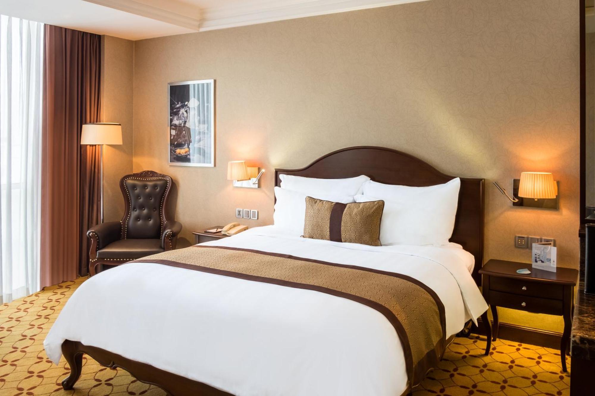 Eastin Grand Hotel Saigon Хошимин Экстерьер фото