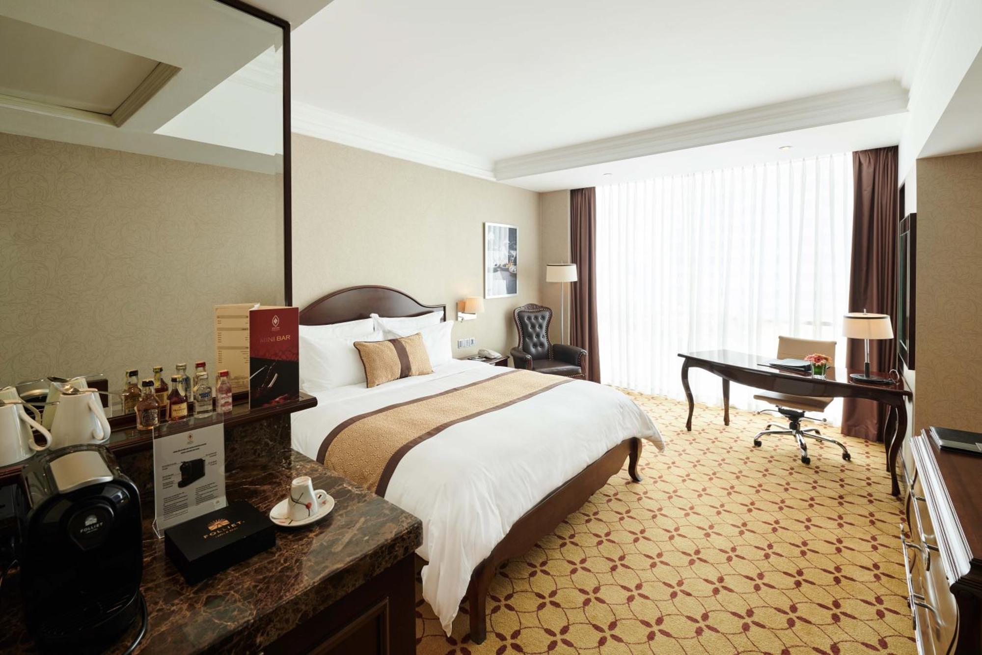 Eastin Grand Hotel Saigon Хошимин Экстерьер фото Deluxe Room