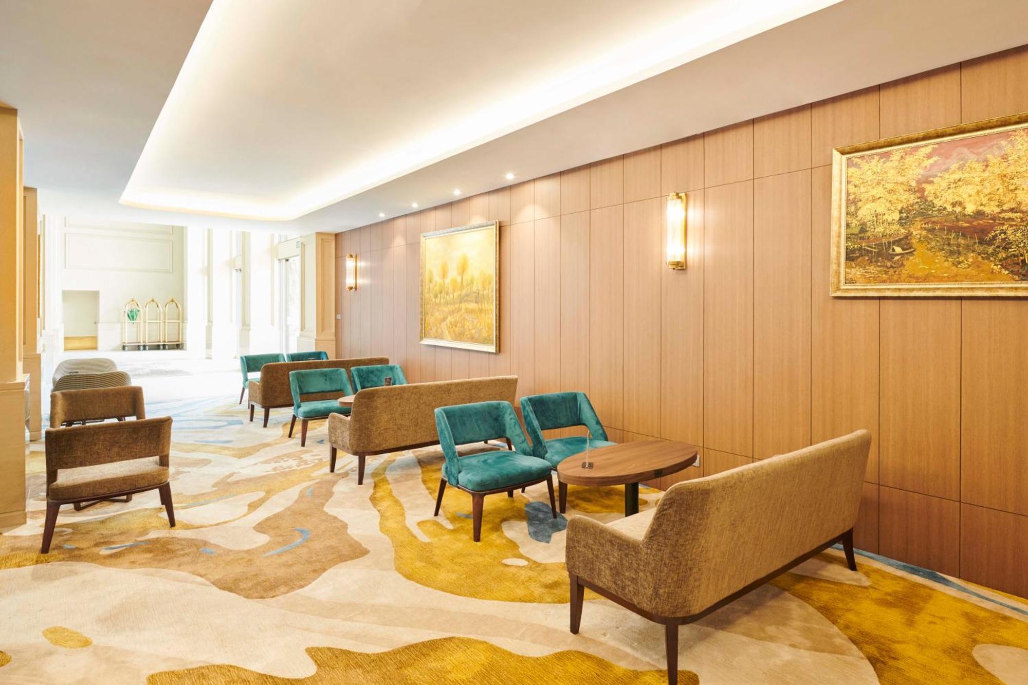 Eastin Grand Hotel Saigon Хошимин Экстерьер фото The interior of the hotel