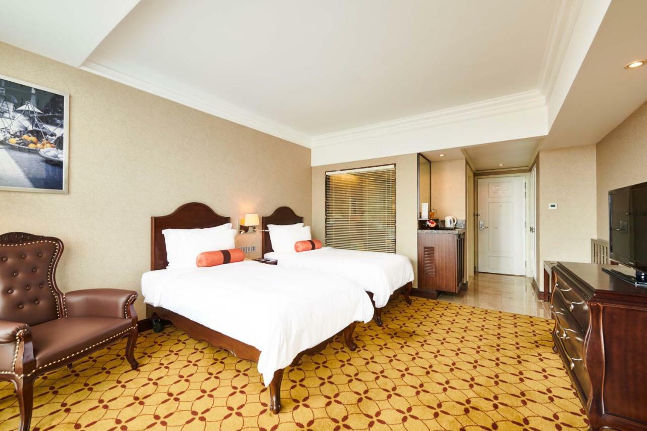 Eastin Grand Hotel Saigon Хошимин Экстерьер фото Deluxe Room